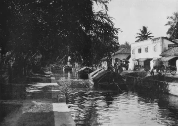 Negombon kanava, esillä Padda-veneet, c1890, 1910