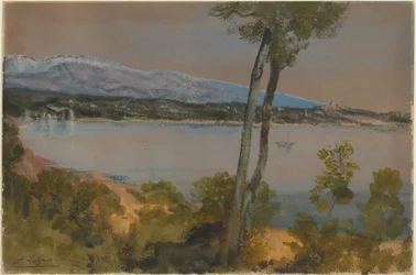 Järven takana näkyvät vuoret