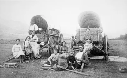 American Pioneer Family, n. 1870 (b/w valokuva)