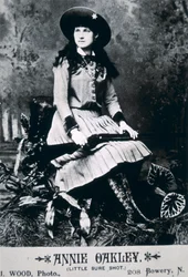 Annie Oakley (1860-1926) (m/w kuva)