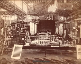 Lenoir & Forsters -näyttely, päärakennus, Centennial International -näyttely, Philadelphia, 1876 (albumiprintti)