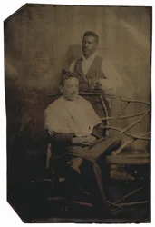 Muotokuva hiuksia leikkaavasta miehestä,c. 1890 (kuva)