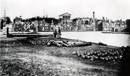 Canal Basinin eteläpuoli, Richmond, Virginia, huhtikuu 1865 (m/v kuva)