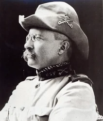 Theodore Roosevelt Yhdysvaltain 1. vapaaehtoisen ratsuväen everstiluutnanttina vuonna 1898 (m/v kuva)