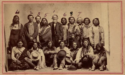 William F.M. Arny apassi- ja ute-päälliköiden kanssa, 1867 (kuva)