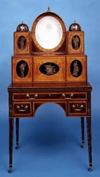 Naisten kirjoituspöytä, 1795-1810 (satiinipuu-kuoretettu mahonki)