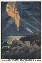 Ensimmäinen maailmansota 1914-1918 (sota 14-18). Palavan saksalaisen armeijan zeppeliinin putoaminen palaamassa ryöstöstä Englannista. "" Le Petite Journal" -lehdessä, 17.12.1916. Yksityinen kokoelma