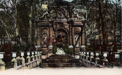 Pariisi: Näkymä Fontaine Medicisille Luxemburgin puutarhoissa. Valokuva vuodelta 1920 Pariisin kaupungin "" Artistic Album -albumissa". Yksityinen kokoelma.