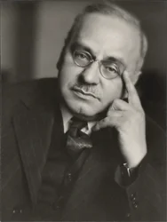 Anonyymin Alfred Adlerin (1870-1937) muotokuva. Valokuva