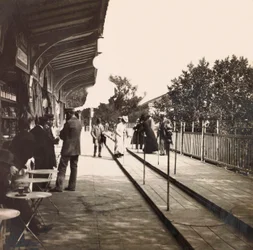 Vuoden 1900 maailmannäyttely - Universelle de 1900 -näyttely Pariisissa: Pyörivä jalkakäytävä - yksityinen kokoelma