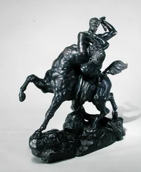 Theseus taistelee kentauribienoria vastaan (pronssi) (edestä)