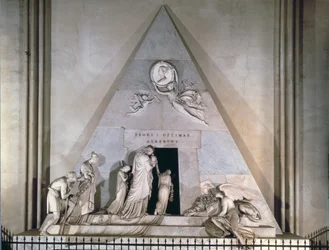 Itävallan keisarinna Maria Teresian suosikkityttären, arkkiherttuatar Maria Christinen hauta, 1798-1805 (marmori).