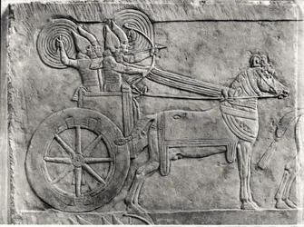 Katkelma reliefistä, joka kuvaa Assyrian armeijaa taistelussa, Assurbanipalin palatsista Ninivestä, n. 645 eKr., yksityiskohta teoksesta 161334
