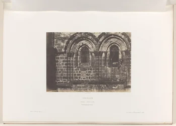 Yksityiskohta Jerusalemin Pyhän haudan kirkon julkisivusta Jerusalem. Pyhä hauta. Partie supérieure de la facade (otsikko esineessä)