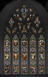 Rukousnauhan salaisuudet, kappelin itäikkuna, 1847 (lasimaalaukset)