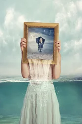 Surrealistinen nainen – Sisäinen myrsky