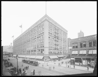 Siegel, Cooper & Company -rakennus, Chicago, Illinois, USA, n. 1905 (b/w kuva)