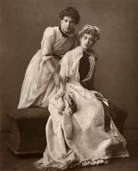 Brittinäyttelijät Eweretta Lawrence ja Grace Otway elokuvassa Muutos, 1886