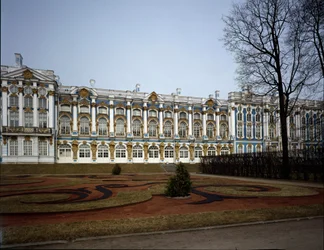 Näkymä Katariinan palatsista (Tsarskoje Selo tai Tsarskoje Selo), jonka on toteuttanut arkkitehti Bartolomeo Francesco Rastrelli (n. 1700-1771) 1752-1756, Pushkin (Pushkin) Venäjä