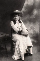 Decima Moore 1871-1964, englantilainen näyttelijä, 1907.