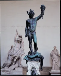 Perseus Medusan pään kanssa, 1545-54 (pronssi)