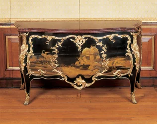 Lipasto, n. 1745 (ormolu-asennettu japanilainen lakka ja ebonoitu puu)
