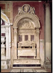Leonardo Brunin (1369-144) hauta 1446-50 (marmori)
