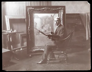 H.B. Snell studiossaan New Yorkissa, 1907 (hopeagelatiiniprintti)
