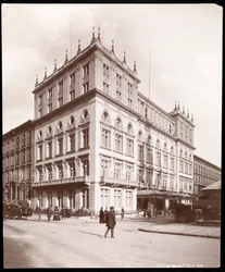 Hotel Delmonico osoitteessa 44th Street ja 5th Avenue, New York, 1898 (hopeagelatiiniprintti)