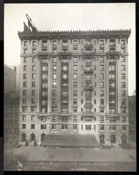 Hotel Woodstock osoitteessa 127 West 43rd Street, New York, 1911 tai 1912 (hopeagelatiiniprintti)