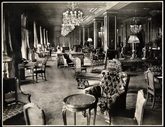 Lounge Hotel Knickerbockerissa, 1906 (hopeagelatiiniprintti)