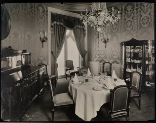 Yksityinen ruokasali Hotel Knickerbockerissa, 1906 (hopeagelatiiniprintti)