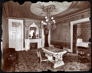 Yksityinen olohuone Hoffman House -hotellissa, 1907 (hopeagelatiiniprintti)