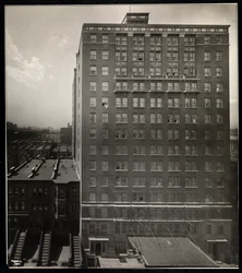 Hotel Robert Fulton, 228 West 71st Street, New York, 1920 (hopeagelatiiniprintti)