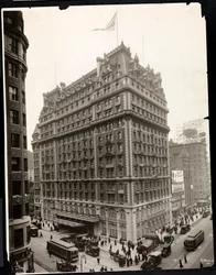 Näkymä Hotel Knickerbockerista, Broadway ja 42nd Street, New York, 1912 (hopeagelatiiniprintti)