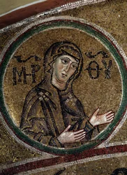 Neitsyt Oranta (ortodoksinen kristitty kuva Neitsyt Mariasta, rukoilee käsivarret ojennetulla) (The Virgin Orans). Bysantin mestarin mosaiikki, noin 1037-1050, vanha venäläinen taide. Pyhän Sofian katedraalin kuoron holvi Kiovassa (Ukraina).