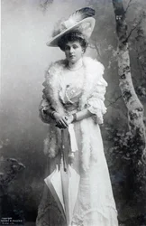 Espanjan kuningatar, Ena of Battenberg, n. 1910 (m/v kuva)
