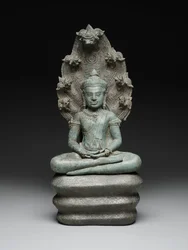 Buddha Muchalinda, 1100-luvun loppu - 1200-luvun alku (kupariseos)
