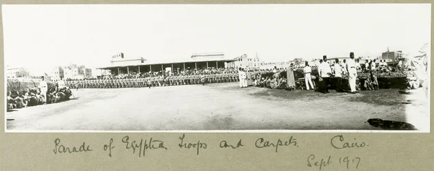 Egyptiläisten joukkojen ja mattojen paraati, Kairo, syyskuu 1917