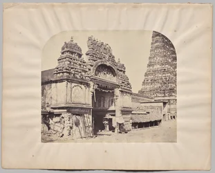 Sisäänkäynti Meenakshi Sundareswararin temppeliin, Madurai