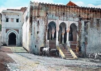 Pohjois-Marokko, Tanger, kuvernöörin palatsin sisäänkäynti, kuvan päivämäärä: noin 1910. Carl Simonin arkisto