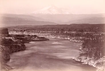 [Mount Hood The Dallesista nähtynä, Oregon]