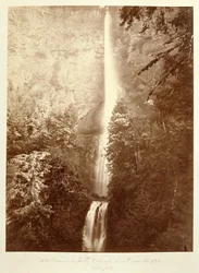 Multnomah Falls, Columbiajoki, Oregon, 2500 jalkaa.