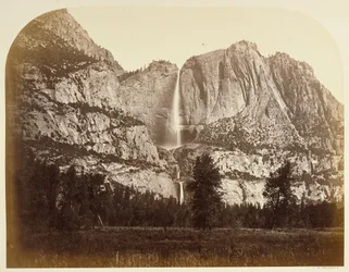 Yosemiten putoukset (näkymä edestä), 2477 jalkaa