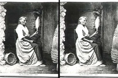 Old Woman Spinning, Capri, n. 1865 (m/v kuva)
