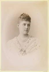 Alexandra de Grece, suurherttuatar de Russie - Muotokuva Venäjän suurherttuatar Alexandra Georgievnasta (1870-1891), Bergamasco, Charles (Karl) (1830-1896). Albumin valokuva