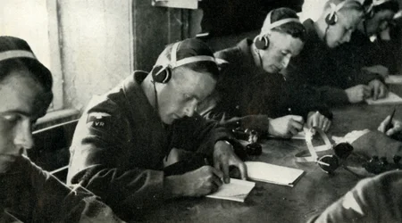 Tietoliikennealan koulutus, 1941.