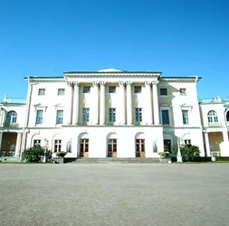 Cour dHonneurin julkisivu