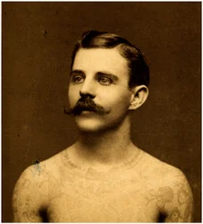 Frank Howard tatuoitu mies, n. 1900 (kaappikortti)