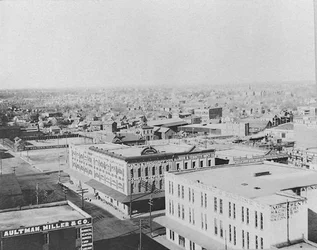 Katse koilliseen, Dallas